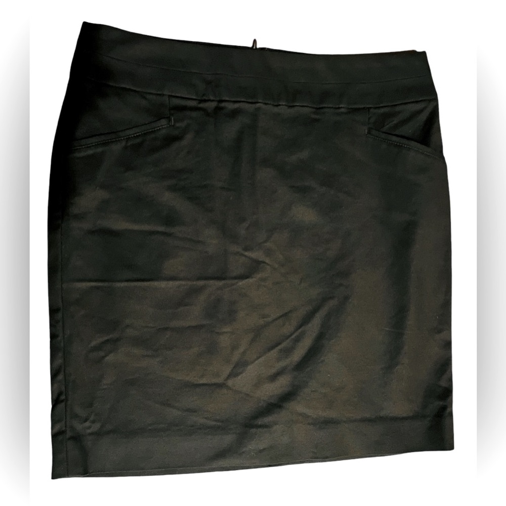 Banana Republic Women’s Size 4P Black Pencil Skirt